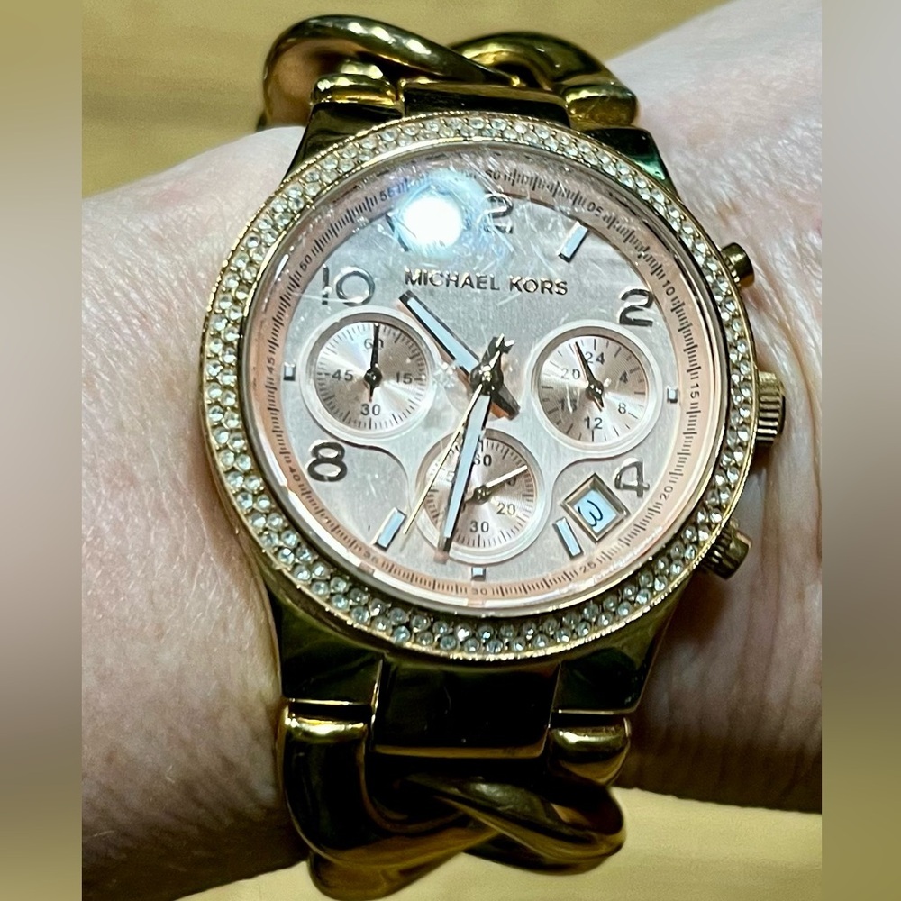 Michael Kors MK 3247 Rose Gold Chain Link Watch w/ Rhinestone Trim + new battery